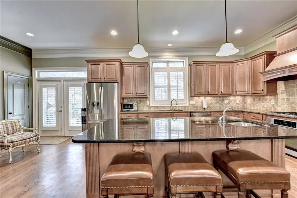 925 Boudreau Court, Atlanta, Georgia 30328, 3 Bedrooms Bedrooms, ,3 BathroomsBathrooms,Residential,Sold,925 Boudreau Court,6867995