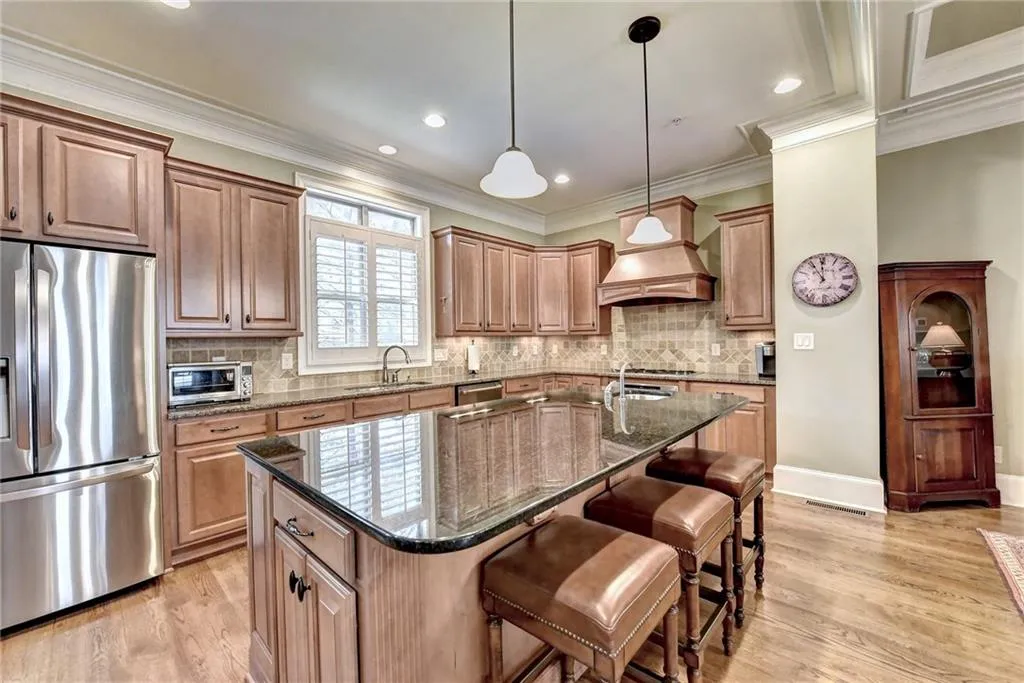 925 Boudreau Court, Atlanta, Georgia 30328, 3 Bedrooms Bedrooms, ,3 BathroomsBathrooms,Residential,Sold,925 Boudreau Court,6867995