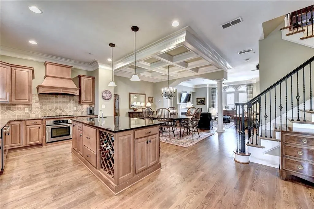 925 Boudreau Court, Atlanta, Georgia 30328, 3 Bedrooms Bedrooms, ,3 BathroomsBathrooms,Residential,Sold,925 Boudreau Court,6867995