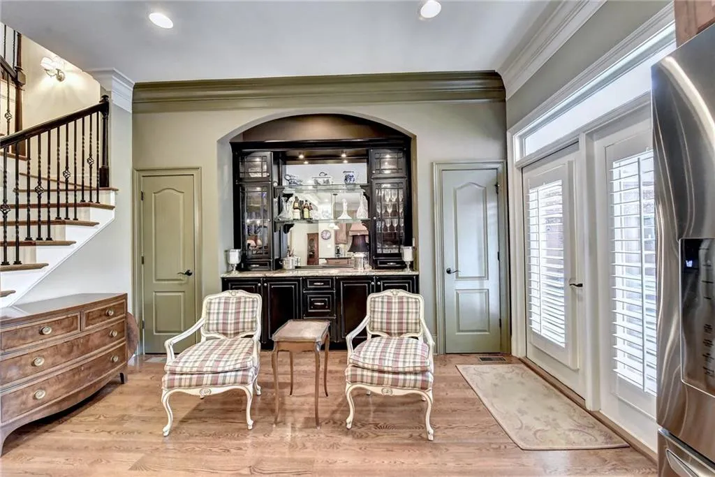 925 Boudreau Court, Atlanta, Georgia 30328, 3 Bedrooms Bedrooms, ,3 BathroomsBathrooms,Residential,Sold,925 Boudreau Court,6867995