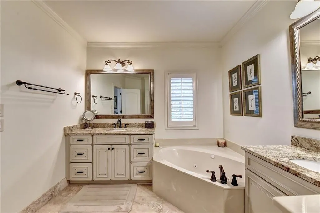 925 Boudreau Court, Atlanta, Georgia 30328, 3 Bedrooms Bedrooms, ,3 BathroomsBathrooms,Residential,Sold,925 Boudreau Court,6867995