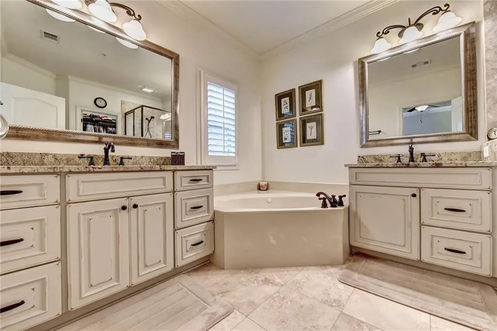 925 Boudreau Court, Atlanta, Georgia 30328, 3 Bedrooms Bedrooms, ,3 BathroomsBathrooms,Residential,Sold,925 Boudreau Court,6867995