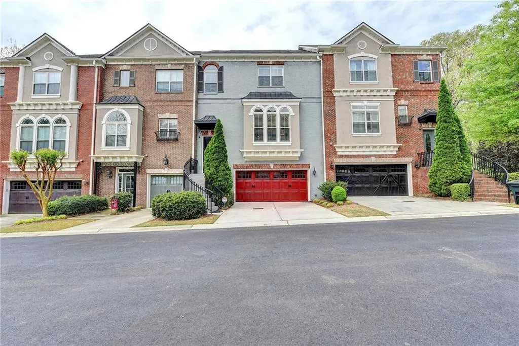 925 Boudreau Court, Atlanta, Georgia 30328, 3 Bedrooms Bedrooms, ,3 BathroomsBathrooms,Residential,Sold,925 Boudreau Court,6867995