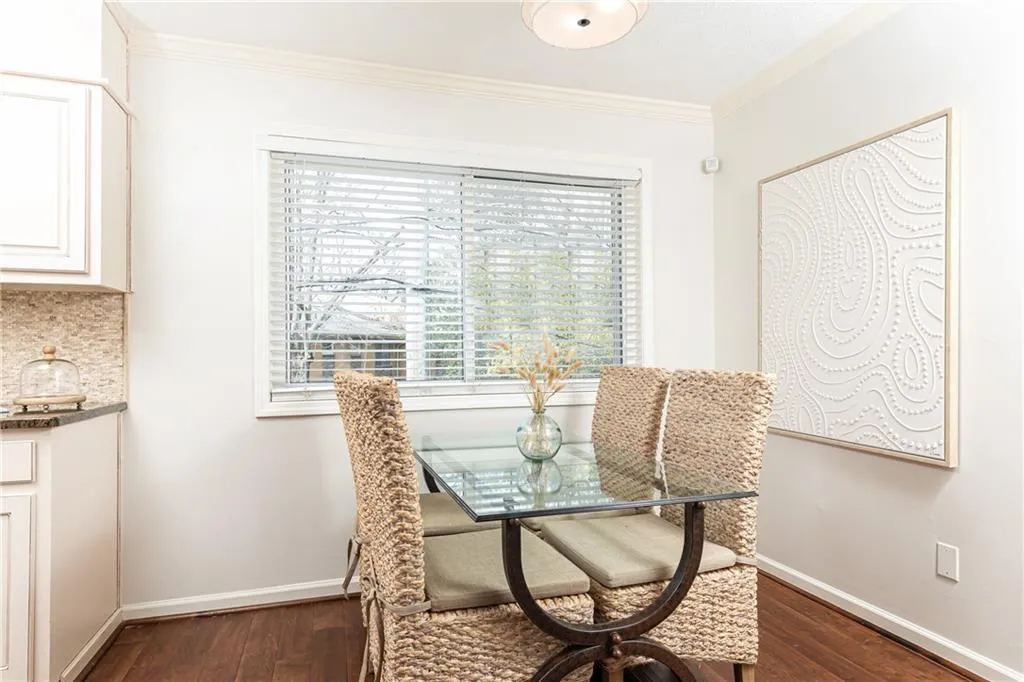 100 Biscayne Drive Nw Unit 4, Atlanta, Georgia 30309, 1 Bedroom Bedrooms, ,1 BathroomBathrooms,Residential,For Sale,100 Biscayne Drive Nw Unit 4,7521619