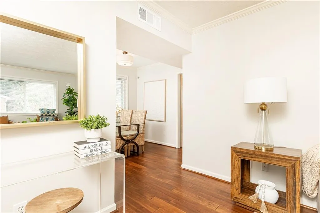 100 Biscayne Drive Nw Unit 4, Atlanta, Georgia 30309, 1 Bedroom Bedrooms, ,1 BathroomBathrooms,Residential,For Sale,100 Biscayne Drive Nw Unit 4,7521619