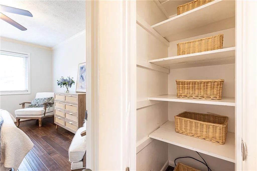 100 Biscayne Drive Nw Unit 4, Atlanta, Georgia 30309, 1 Bedroom Bedrooms, ,1 BathroomBathrooms,Residential,For Sale,100 Biscayne Drive Nw Unit 4,7521619
