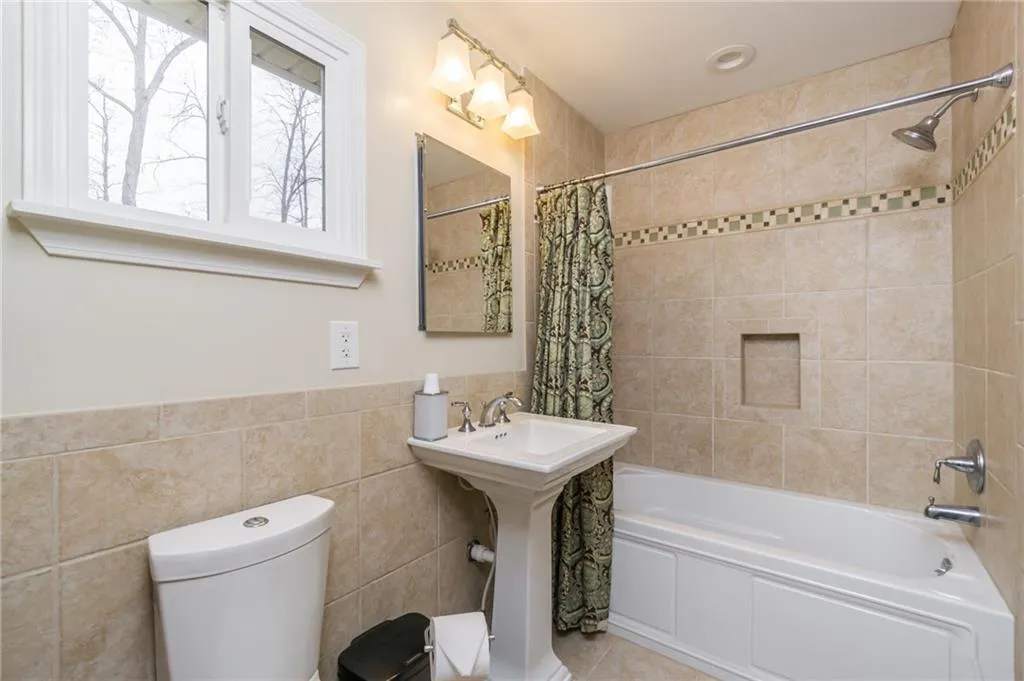 7500 Princeton Trace, Sandy Springs, Georgia 30328, 5 Bedrooms Bedrooms, ,3 BathroomsBathrooms,Residential,Sold,7500 Princeton Trace,6978481