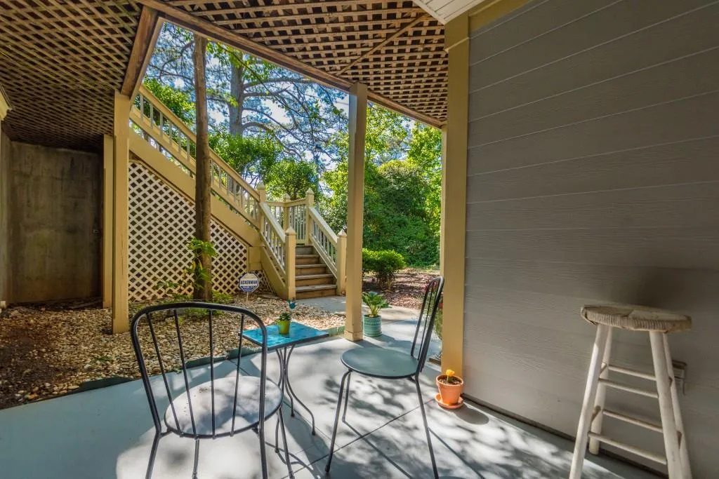 101 Abingdon Way Unit 101, Sandy Springs, Georgia 30328, 1 Bedroom Bedrooms, ,1 BathroomBathrooms,Residential,Sold,101 Abingdon Way Unit 101,5846836