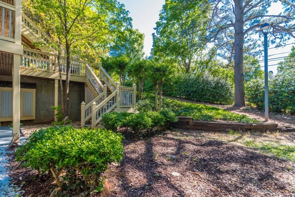 101 Abingdon Way Unit 101, Sandy Springs, Georgia 30328, 1 Bedroom Bedrooms, ,1 BathroomBathrooms,Residential,Sold,101 Abingdon Way Unit 101,5846836