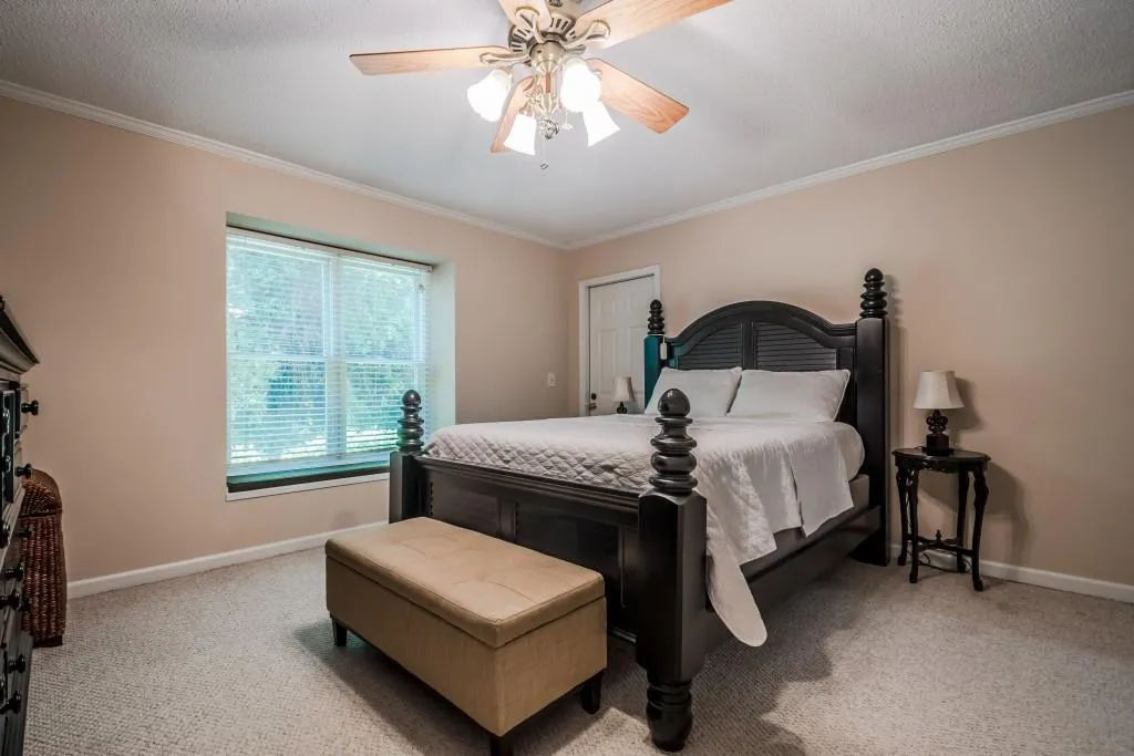 101 Abingdon Way Unit 101, Sandy Springs, Georgia 30328, 1 Bedroom Bedrooms, ,1 BathroomBathrooms,Residential,Sold,101 Abingdon Way Unit 101,5846836