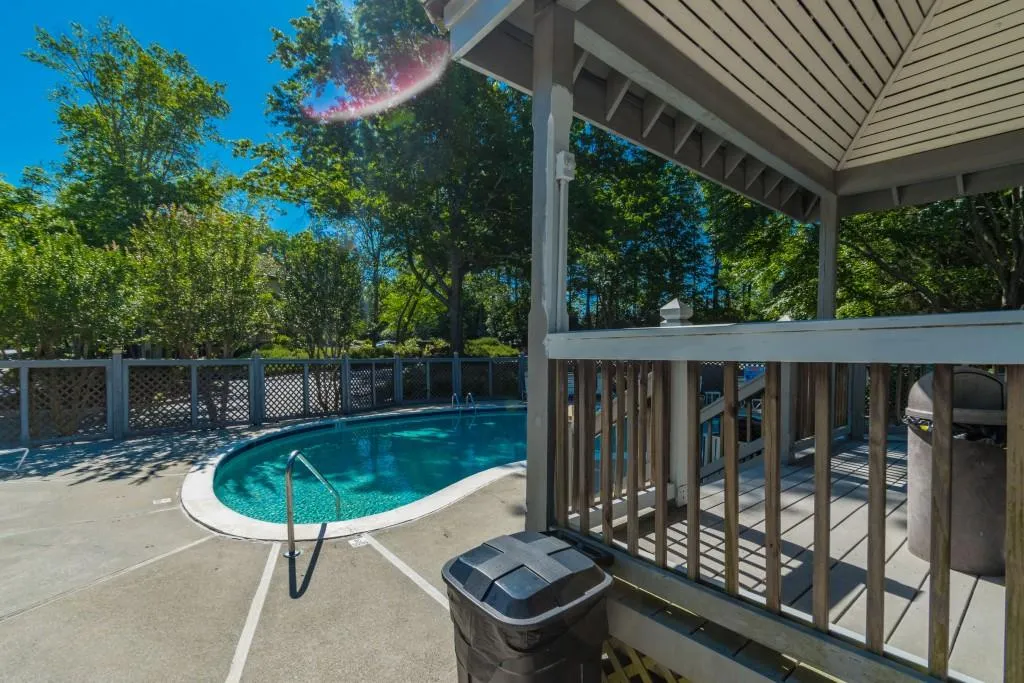 101 Abingdon Way Unit 101, Sandy Springs, Georgia 30328, 1 Bedroom Bedrooms, ,1 BathroomBathrooms,Residential,Sold,101 Abingdon Way Unit 101,5846836