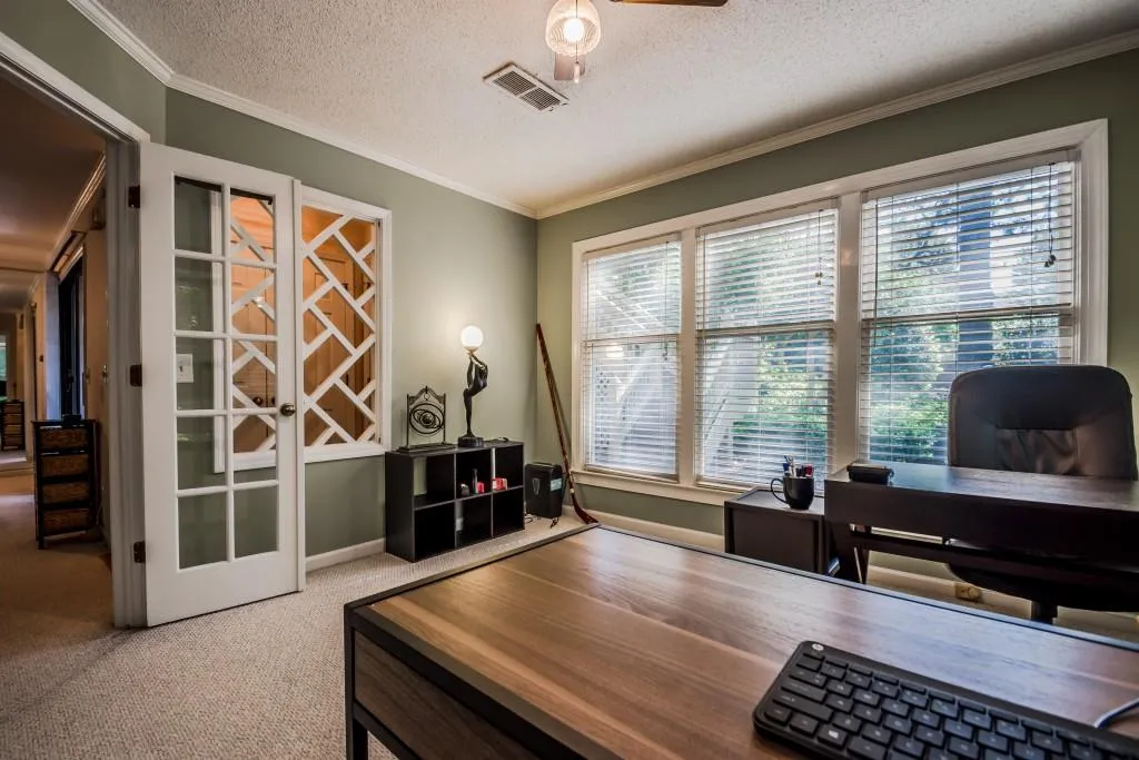 101 Abingdon Way Unit 101, Sandy Springs, Georgia 30328, 1 Bedroom Bedrooms, ,1 BathroomBathrooms,Residential,Sold,101 Abingdon Way Unit 101,5846836