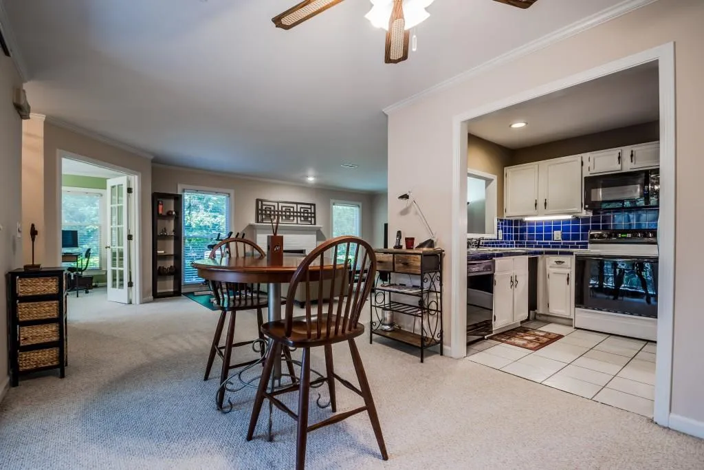 101 Abingdon Way Unit 101, Sandy Springs, Georgia 30328, 1 Bedroom Bedrooms, ,1 BathroomBathrooms,Residential,Sold,101 Abingdon Way Unit 101,5846836