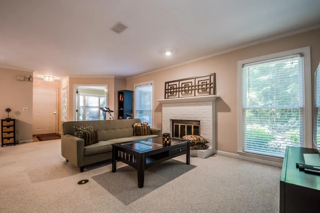 101 Abingdon Way Unit 101, Sandy Springs, Georgia 30328, 1 Bedroom Bedrooms, ,1 BathroomBathrooms,Residential,Sold,101 Abingdon Way Unit 101,5846836