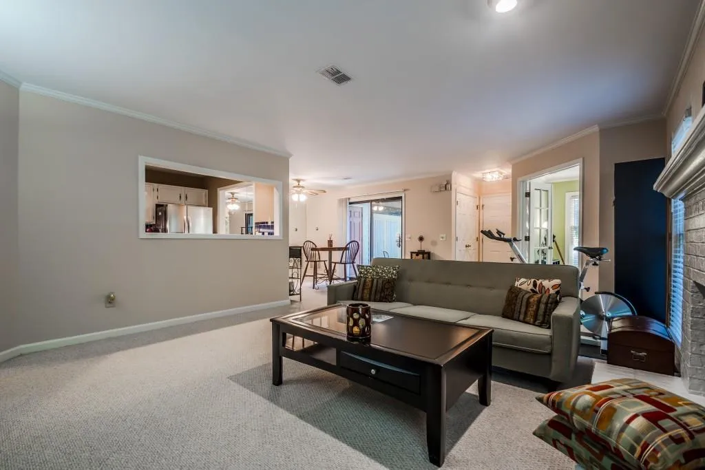 101 Abingdon Way Unit 101, Sandy Springs, Georgia 30328, 1 Bedroom Bedrooms, ,1 BathroomBathrooms,Residential,Sold,101 Abingdon Way Unit 101,5846836