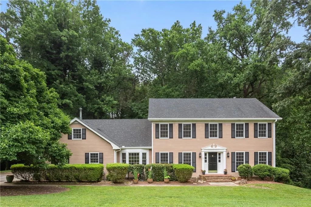 1905 Monticello Court, Sandy Springs, Georgia 30350, 5 Bedrooms Bedrooms, ,4 BathroomsBathrooms,Residential,Sold,1905 Monticello Court,6778738