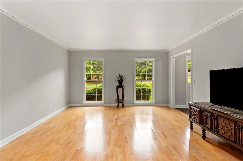 1905 Monticello Court, Sandy Springs, Georgia 30350, 5 Bedrooms Bedrooms, ,4 BathroomsBathrooms,Residential,Sold,1905 Monticello Court,6778738