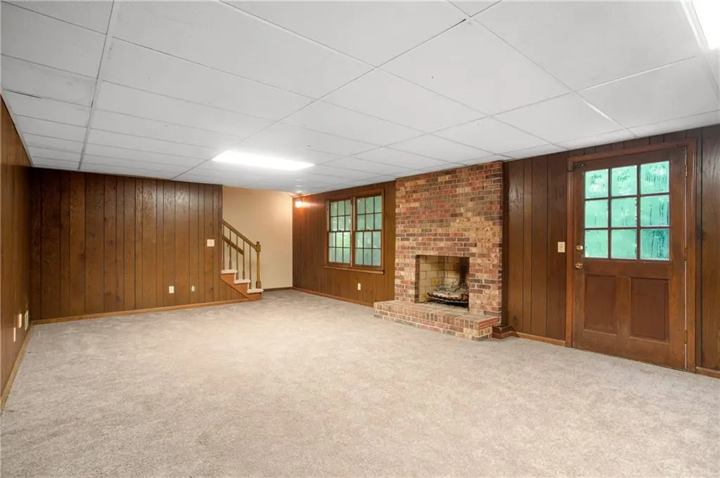 1905 Monticello Court, Sandy Springs, Georgia 30350, 5 Bedrooms Bedrooms, ,4 BathroomsBathrooms,Residential,Sold,1905 Monticello Court,6778738