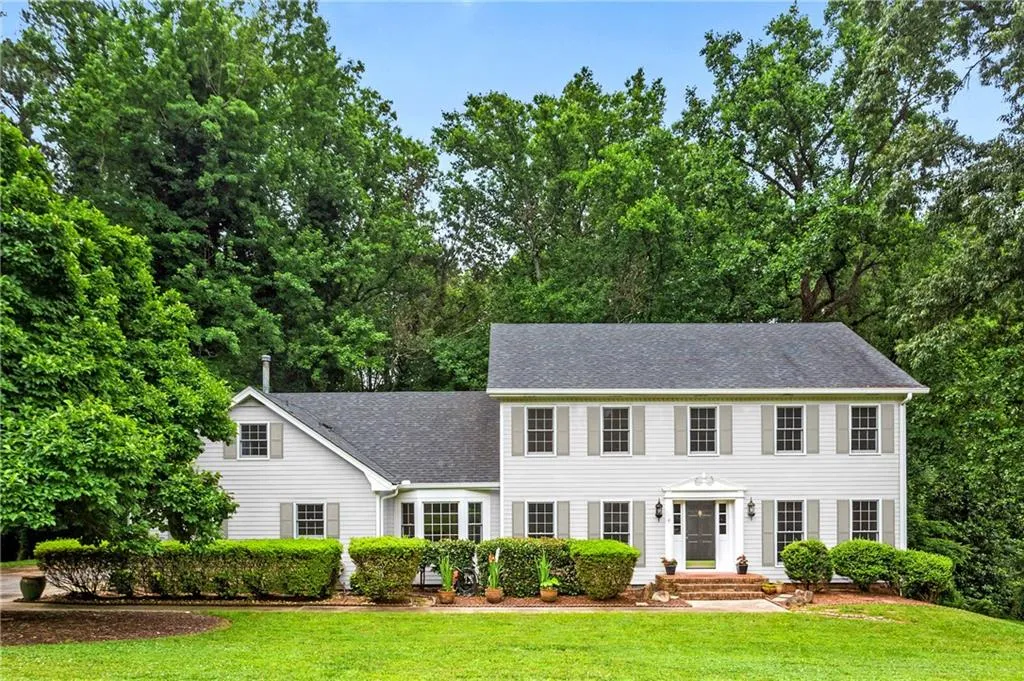 1905 Monticello Court, Sandy Springs, Georgia 30350, 5 Bedrooms Bedrooms, ,4 BathroomsBathrooms,Residential,Sold,1905 Monticello Court,6778738