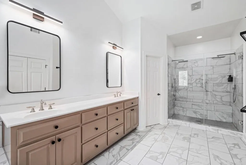 5492 Glenridge Drive Unit 544, Sandy Springs, Georgia 30342, 4 Bedrooms Bedrooms, 0 ,3 BathroomsBathrooms,Residential,For Sale,5492 Glenridge Drive Unit 544,7841604