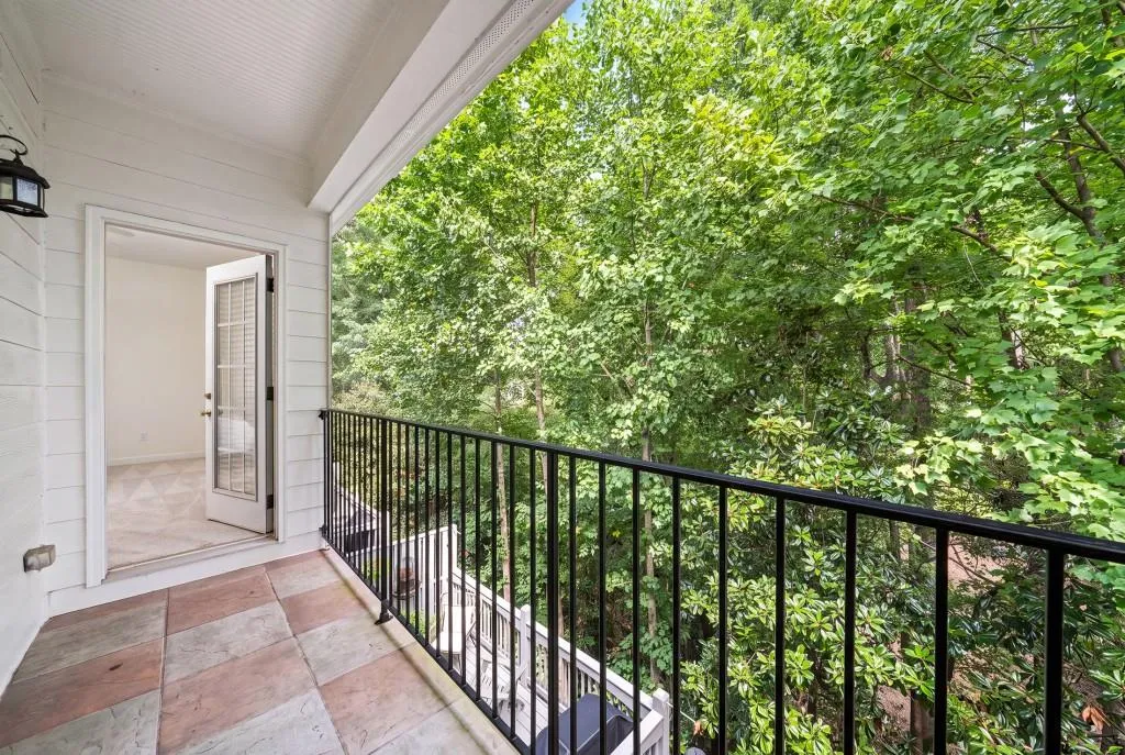 5492 Glenridge Drive Unit 544, Sandy Springs, Georgia 30342, 4 Bedrooms Bedrooms, 0 ,3 BathroomsBathrooms,Residential,For Sale,5492 Glenridge Drive Unit 544,7841604