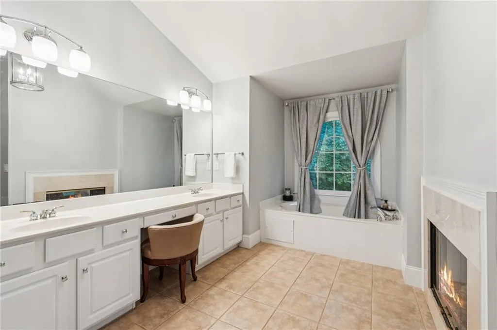 992 Wescott Lane, Atlanta, Georgia 30319, 4 Bedrooms Bedrooms, ,3 BathroomsBathrooms,Residential,For Sale,992 Wescott Lane,7677301