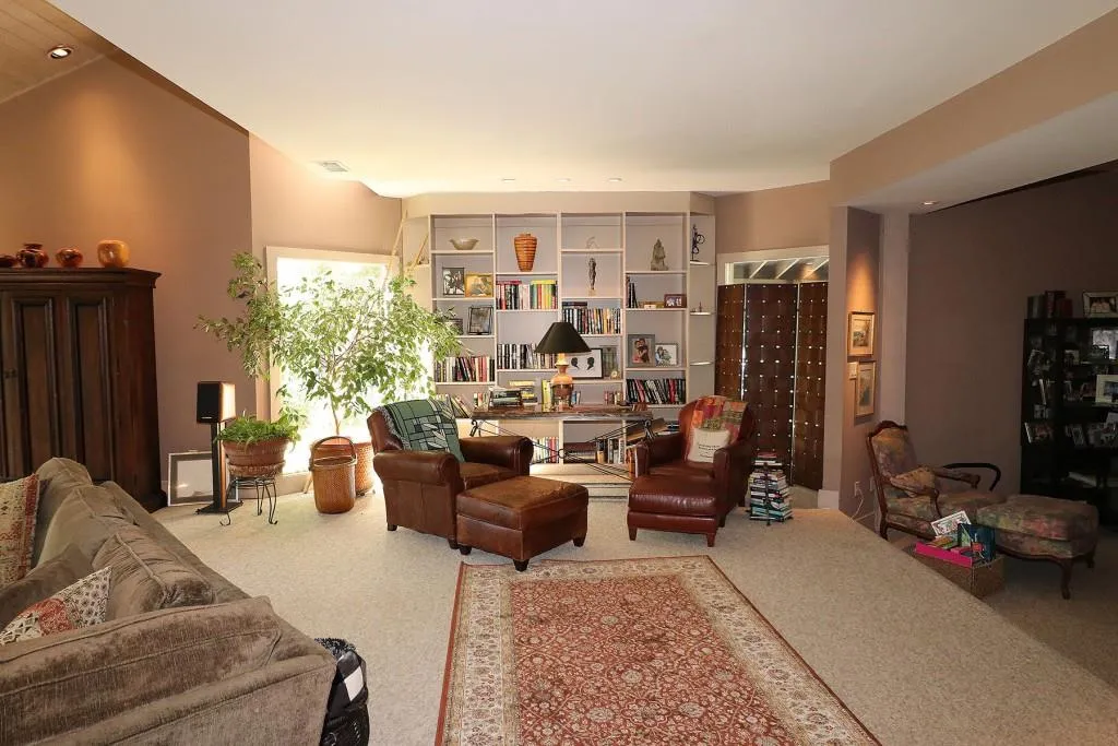 4936 Powers Ferry Road, Atlanta, Georgia 30327, 3 Bedrooms Bedrooms, ,3 BathroomsBathrooms,Residential,Sold,4936 Powers Ferry Road,6862418