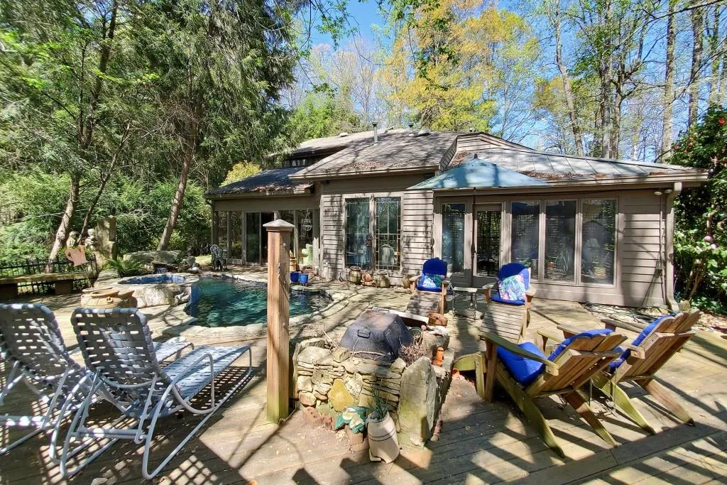 4936 Powers Ferry Road, Atlanta, Georgia 30327, 3 Bedrooms Bedrooms, ,3 BathroomsBathrooms,Residential,Sold,4936 Powers Ferry Road,6862418