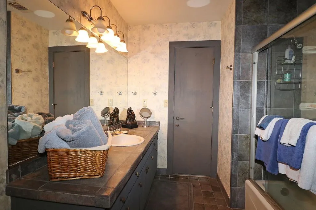 4936 Powers Ferry Road, Atlanta, Georgia 30327, 3 Bedrooms Bedrooms, ,3 BathroomsBathrooms,Residential,Sold,4936 Powers Ferry Road,6862418