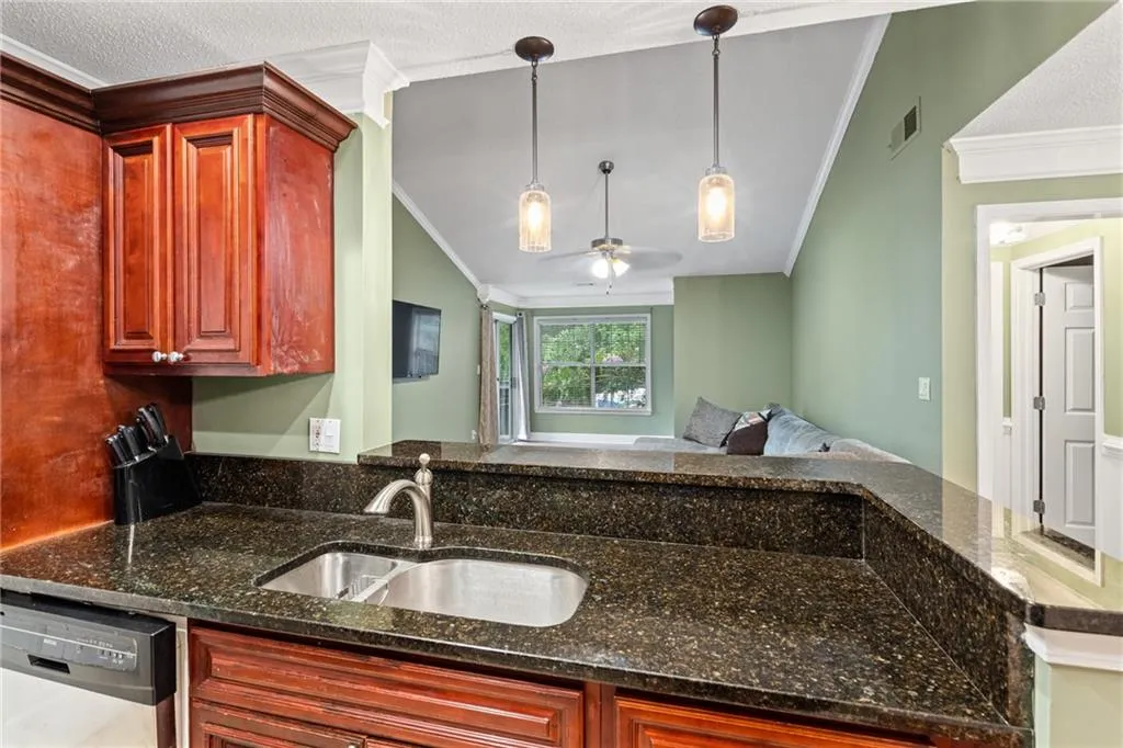 3306 Santa Fe Parkway, Sandy Springs, Georgia 30350, 2 Bedrooms Bedrooms, ,2 BathroomsBathrooms,Residential,Sold,3306 Santa Fe Parkway,7261908