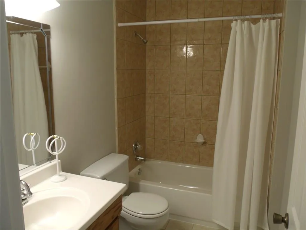 1209 Old Hammond Chase, Atlanta, Georgia 30350, 3 Bedrooms Bedrooms, ,2 BathroomsBathrooms,Residential,Sold,1209 Old Hammond Chase,5875325