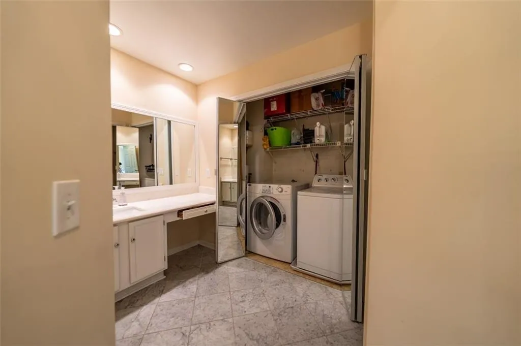 212 Abingdon Way, Atlanta, Georgia 30328, 1 Bedroom Bedrooms, ,1 BathroomBathrooms,Residential,Sold,212 Abingdon Way,7036452