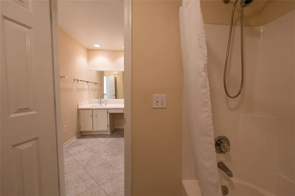 212 Abingdon Way, Atlanta, Georgia 30328, 1 Bedroom Bedrooms, ,1 BathroomBathrooms,Residential,Sold,212 Abingdon Way,7036452