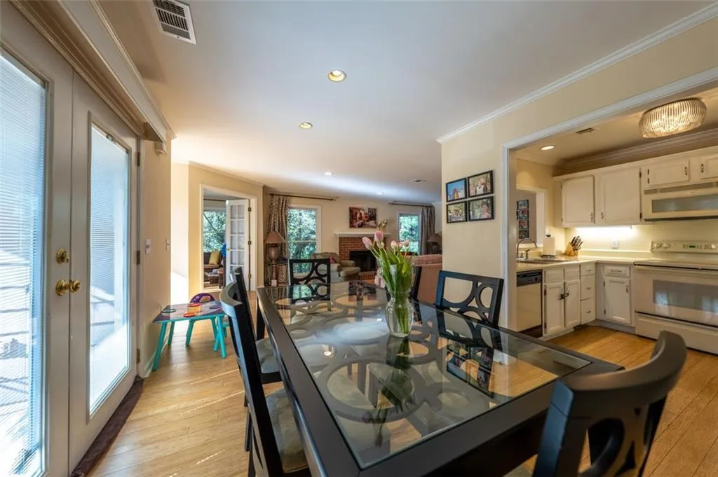 212 Abingdon Way, Atlanta, Georgia 30328, 1 Bedroom Bedrooms, ,1 BathroomBathrooms,Residential,Sold,212 Abingdon Way,7036452