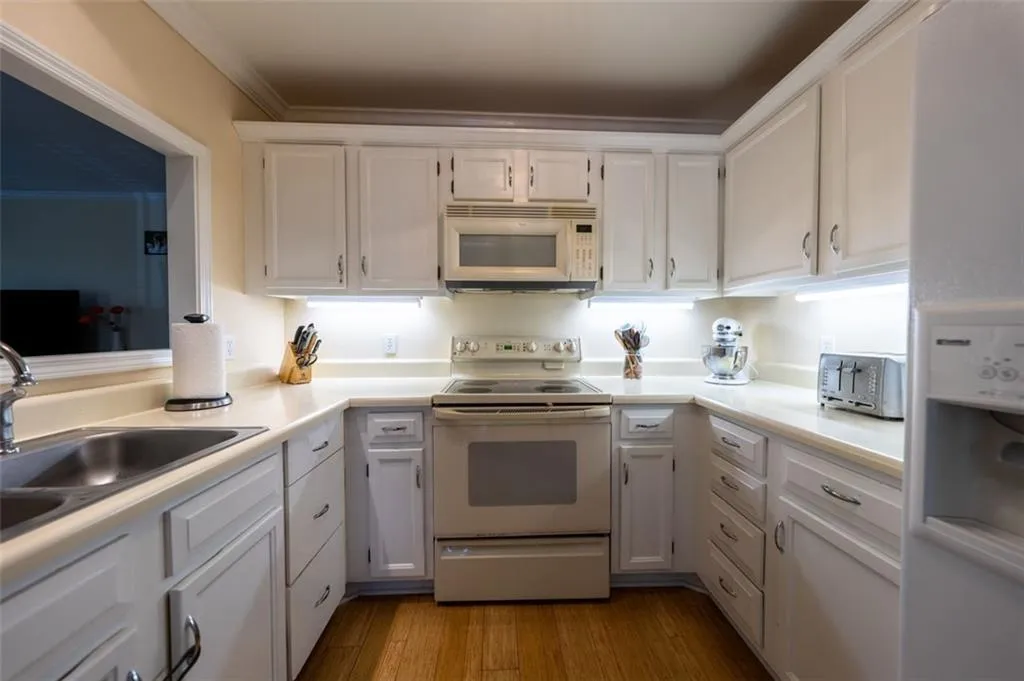 212 Abingdon Way, Atlanta, Georgia 30328, 1 Bedroom Bedrooms, ,1 BathroomBathrooms,Residential,Sold,212 Abingdon Way,7036452