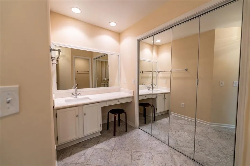 212 Abingdon Way, Atlanta, Georgia 30328, 1 Bedroom Bedrooms, ,1 BathroomBathrooms,Residential,Sold,212 Abingdon Way,7036452