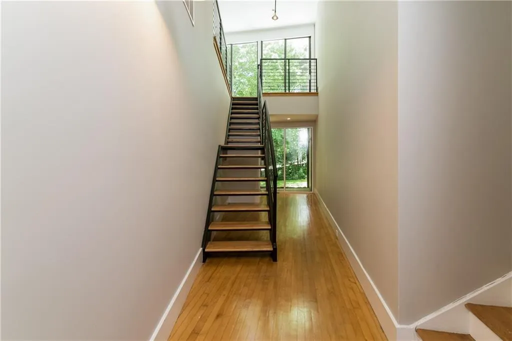 2886 W Roxboro Road Ne, Atlanta, Georgia 30324, 3 Bedrooms Bedrooms, ,2 BathroomsBathrooms,Residential,Sold,2886 W Roxboro Road Ne,6025044