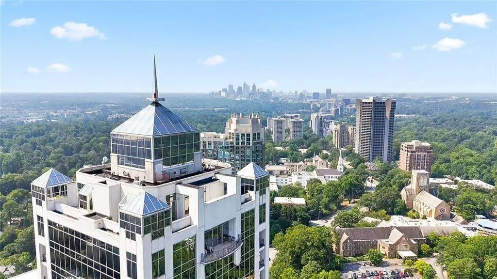 2828 Peachtree Road Nw Unit P 3300, Atlanta, Georgia 30305, 2 Bedrooms Bedrooms, ,2 BathroomsBathrooms,Residential,For Sale,2828 Peachtree Road Nw Unit P 3300,7595787