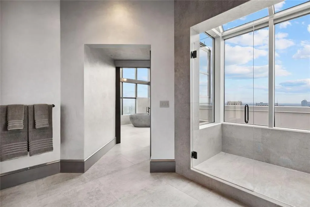 2828 Peachtree Road Nw Unit P 3300, Atlanta, Georgia 30305, 2 Bedrooms Bedrooms, ,2 BathroomsBathrooms,Residential,For Sale,2828 Peachtree Road Nw Unit P 3300,7595787