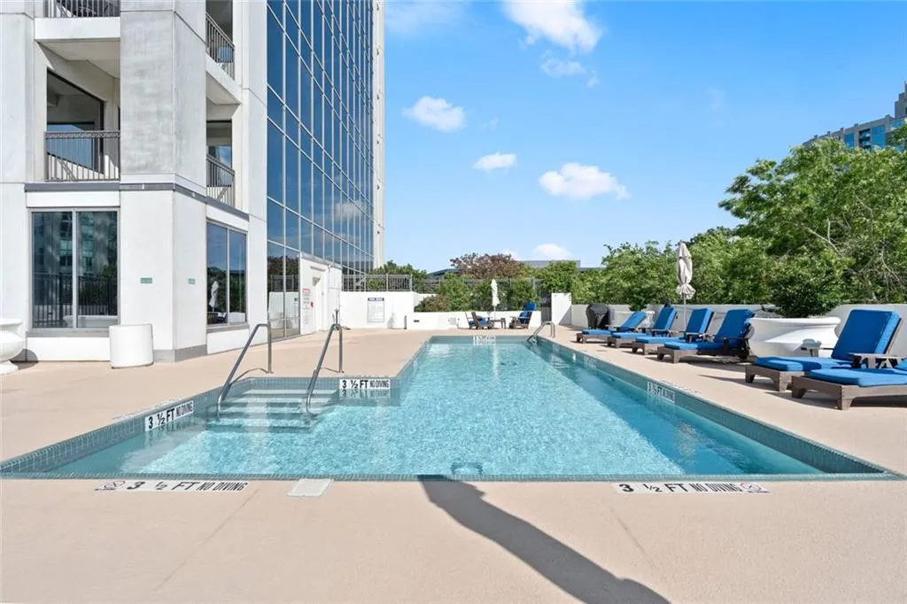 2828 Peachtree Road Nw Unit P 3300, Atlanta, Georgia 30305, 2 Bedrooms Bedrooms, ,2 BathroomsBathrooms,Residential,For Sale,2828 Peachtree Road Nw Unit P 3300,7595787
