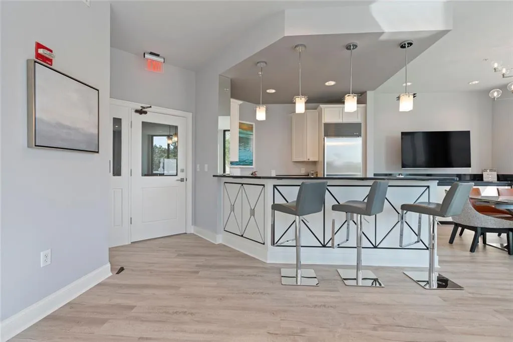 2828 Peachtree Road Nw Unit P 3300, Atlanta, Georgia 30305, 2 Bedrooms Bedrooms, ,2 BathroomsBathrooms,Residential,For Sale,2828 Peachtree Road Nw Unit P 3300,7595787
