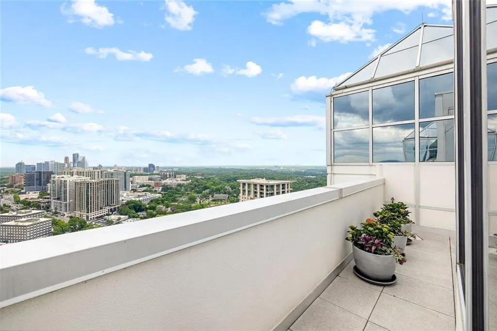 2828 Peachtree Road Nw Unit P 3300, Atlanta, Georgia 30305, 2 Bedrooms Bedrooms, 0 ,2 BathroomsBathrooms,Residential,For Sale,2828 Peachtree Road Nw Unit P 3300,7595787