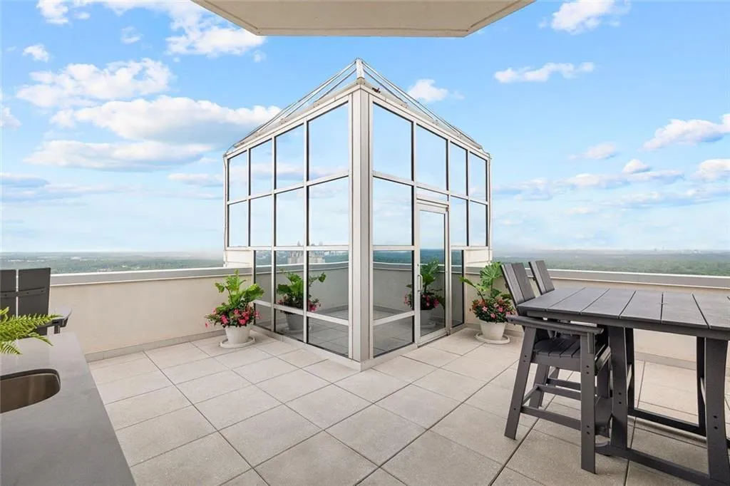 Western Terrace/Outdoor Kitchen/Private Gym