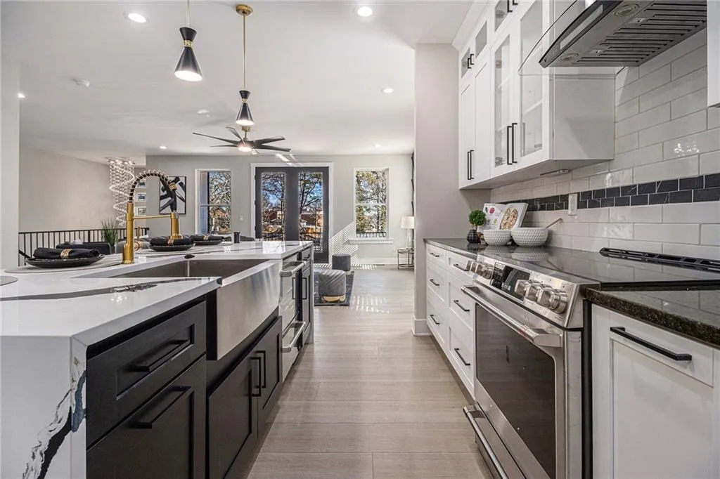 608 S Evelyn Place Nw, Atlanta, Georgia 30318, 3 Bedrooms Bedrooms, ,3 BathroomsBathrooms,Residential,For Sale,608 S Evelyn Place Nw,7564726
