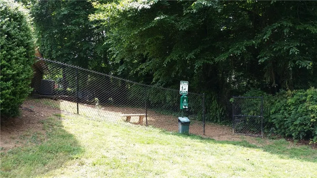 225 Winding River Drive Unit C, Sandy Springs, Georgia 30350, 2 Bedrooms Bedrooms, ,2 BathroomsBathrooms,Residential,Sold,225 Winding River Drive Unit C,5690053