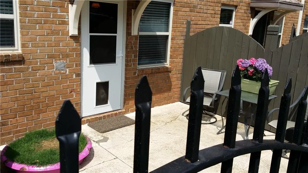 225 Winding River Drive Unit C, Sandy Springs, Georgia 30350, 2 Bedrooms Bedrooms, ,2 BathroomsBathrooms,Residential,Sold,225 Winding River Drive Unit C,5690053