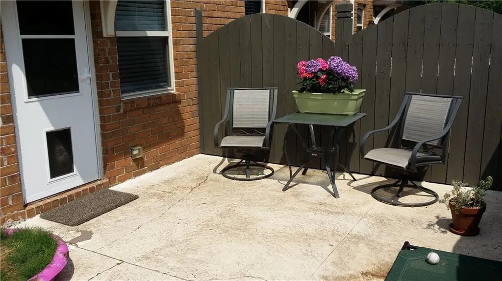 225 Winding River Drive Unit C, Sandy Springs, Georgia 30350, 2 Bedrooms Bedrooms, ,2 BathroomsBathrooms,Residential,Sold,225 Winding River Drive Unit C,5690053