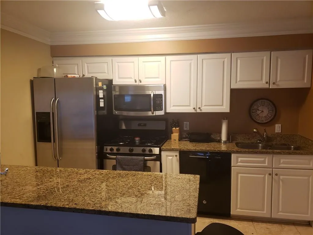 6980 Roswell Road Unit P3, Atlanta, Georgia 30328, 1 Bedroom Bedrooms, ,1 BathroomBathrooms,Residential,Sold,6980 Roswell Road Unit P3,6125651