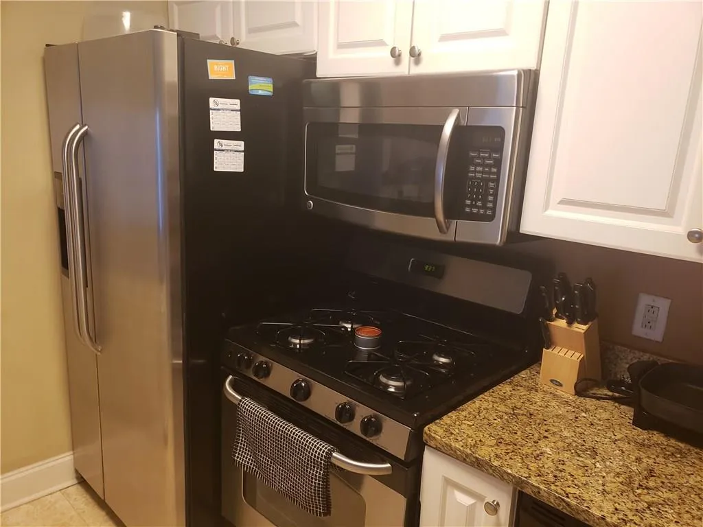 6980 Roswell Road Unit P3, Atlanta, Georgia 30328, 1 Bedroom Bedrooms, ,1 BathroomBathrooms,Residential,Sold,6980 Roswell Road Unit P3,6125651