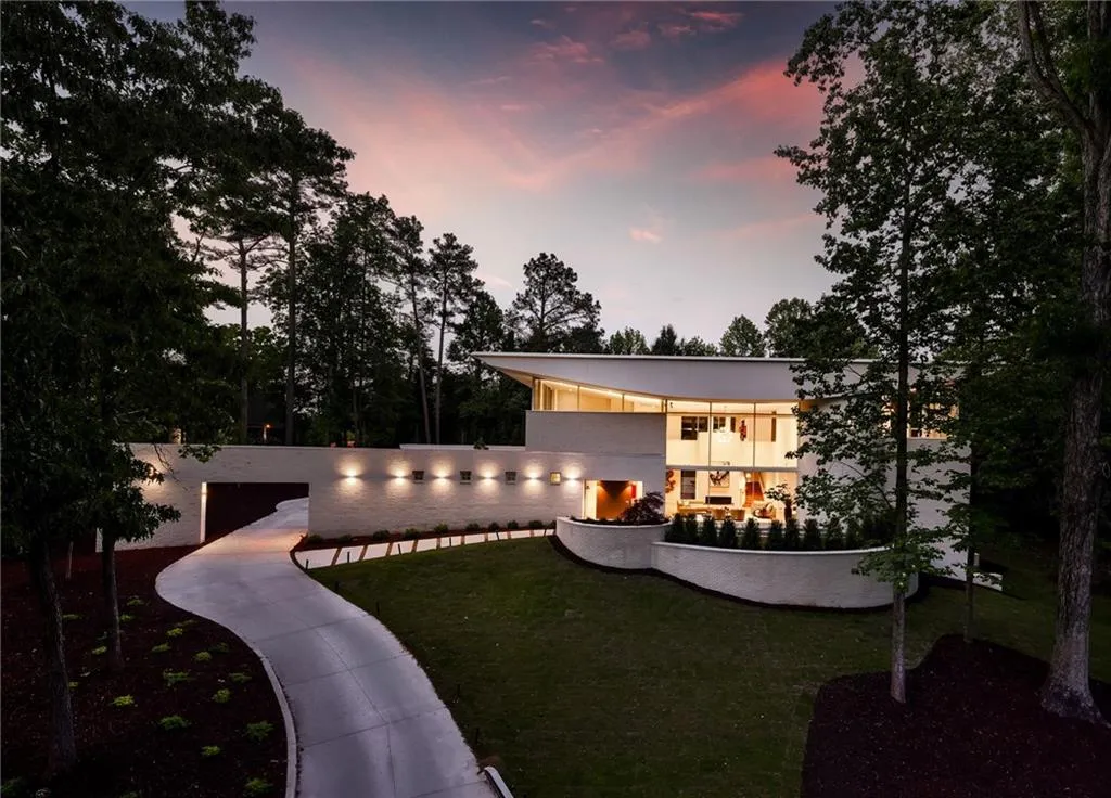 3619 Ivy Road, Atlanta, Georgia 30342, 5 Bedrooms Bedrooms, 0 ,5 BathroomsBathrooms,Residential,For Sale,3619 Ivy Road,7855409